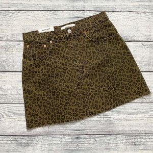 Zara Small mini Jean skirt cheetah print